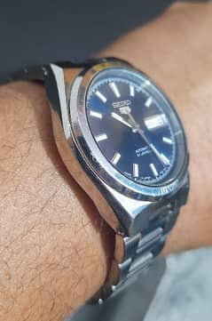 Seiko 5 Automatic Japan watch 10/10 with glass back