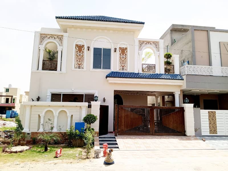 9 Marla Luxury House Brand New For Sale 0