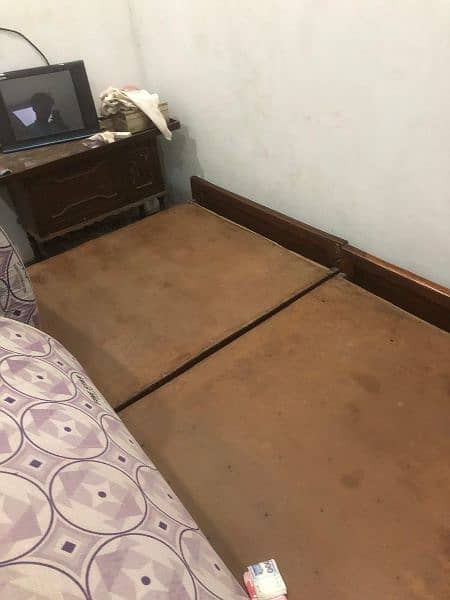 2 single beds with mattress 3