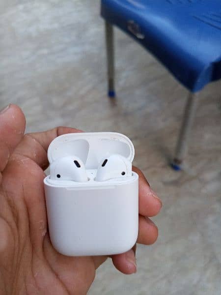 apple airpods full new condition 1