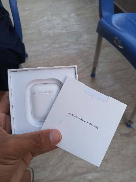 apple airpods full new condition 2