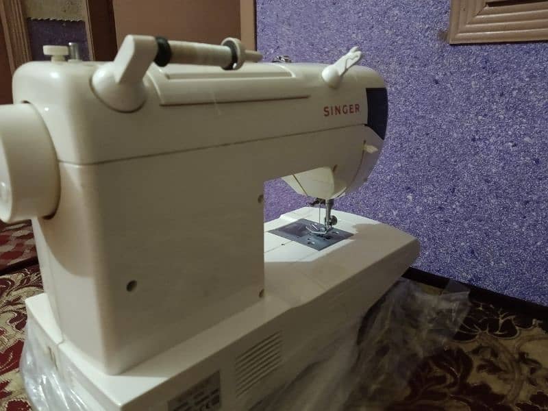 sweing machine for sale in new condition 1