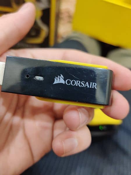 CORSAIR Void Pro RGB Wireless Gaming Headphone 9