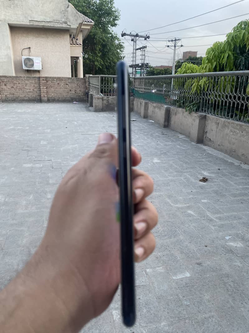 Honor 8c and j5 prime in good condition 2