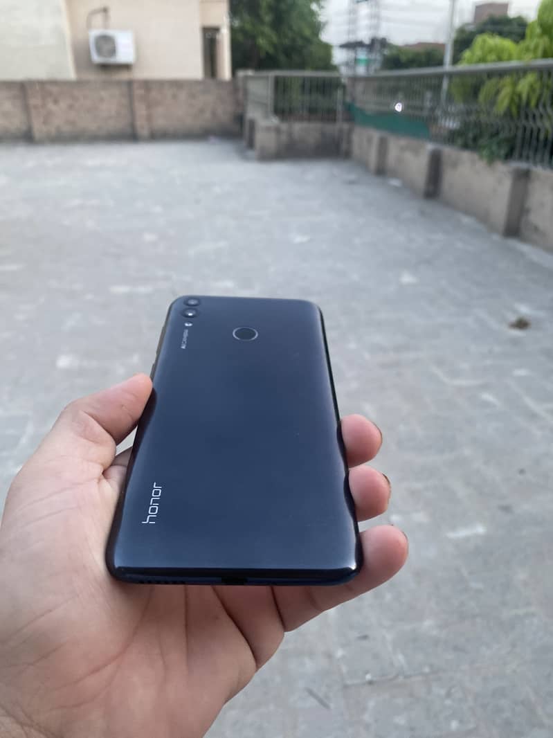 Honor 8c and j5 prime in good condition 3