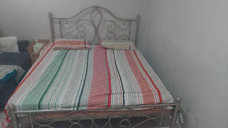Rod Iron bed and sofa 0