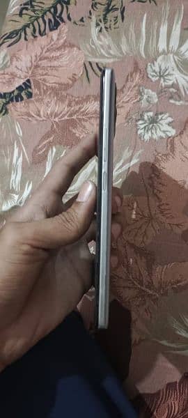 realme. 8 10by9 condition ha all ok ha only penal Chang ha. 4