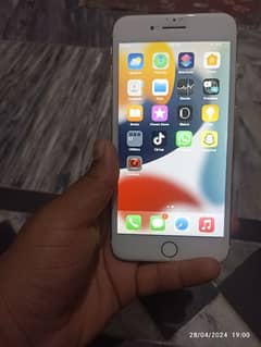 I phone 7 plus pta approved 32 GB box and cable lush condition ma ha