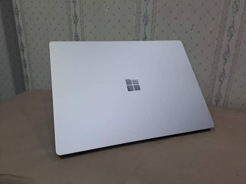 Microsoft Surface Pro Core i7 11th generation (Touch Screen) 10