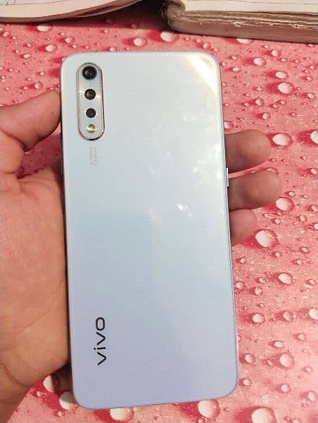 Vivo S1 100 % working mobile. With back cover 1