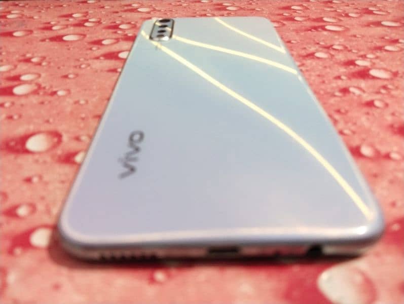 Vivo S1 100 % working mobile. With back cover 4