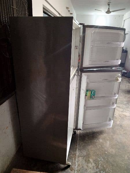 Used Dawlance fridge for sale 4