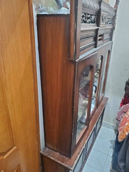 Used Wooden Show case is available for sale 2