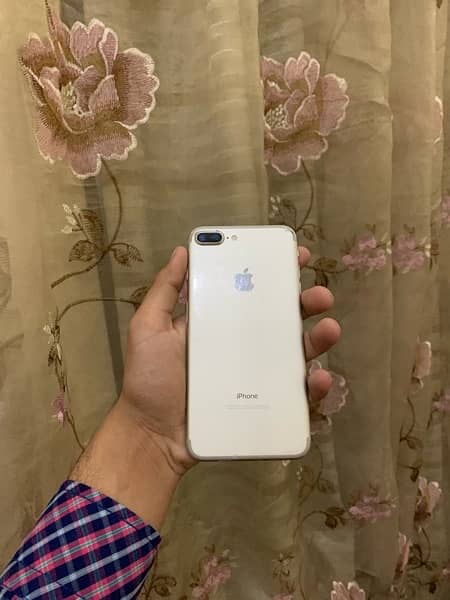 iPhone 7plus 32Gb white colour 1