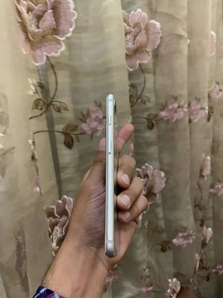 iPhone 7plus 32Gb white colour 2