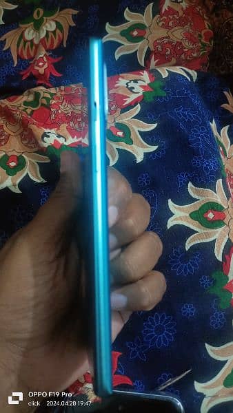 one plus 8T ram 12GB 256 new condition 4