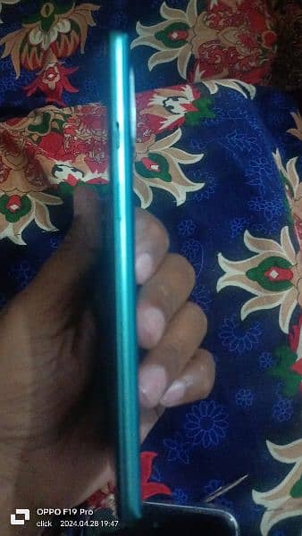 one plus 8T ram 12GB 256 new condition 7