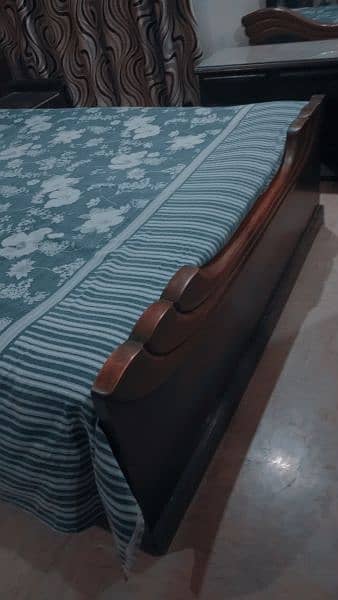BED FOR SALE IN USED PURE WOODEN 2