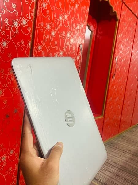 Hp Elitebook 840g4  12/128 core i5 /7th generation 128 NVME 2