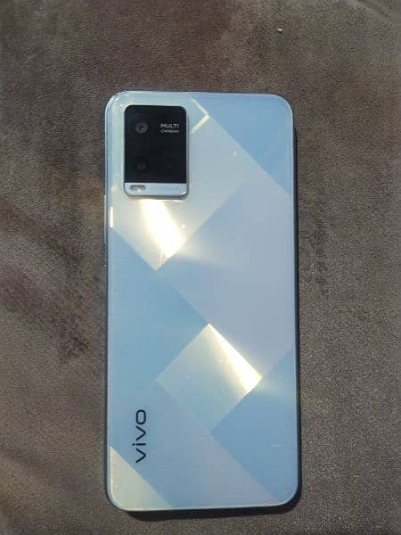 vivo y21 for sell no open no repair all okay box charger available 10