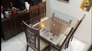 Dinnig table with 6 chairs