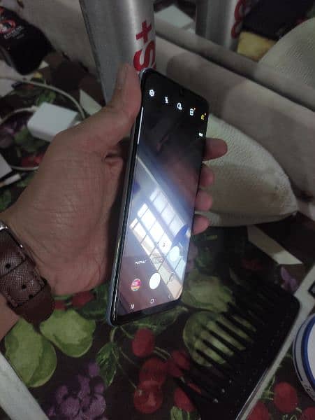 Samsung A50 available for sale scratch less 2