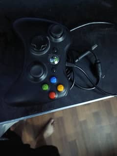 Xbox 360 with controller 0