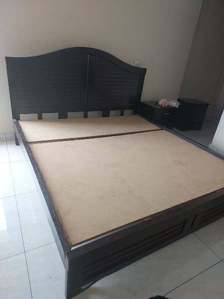 BED SET AVAILABLE 1