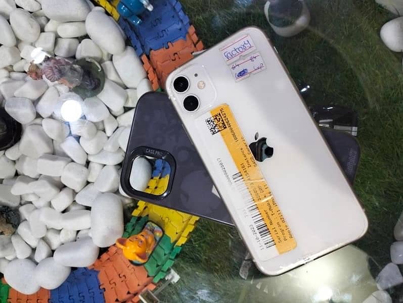 iPhone 11 64 gb factory for sale 8