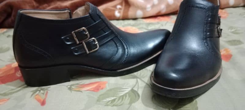 best new boots black 8 number he 2