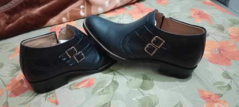 best new boots black 8 number he 3