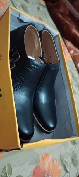 best new boots black 8 number he 6