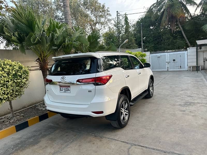 Toyota Fortuner 2021 G New Shape Petrol 20000km Untouched Brand New 3