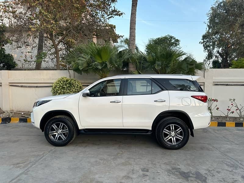 Toyota Fortuner 2021 G New Shape Petrol 20000km Untouched Brand New 5