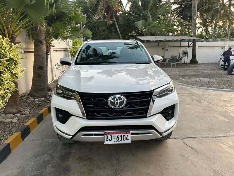 Toyota Fortuner 2021 G New Shape Petrol 20000km Untouched Brand New 7
