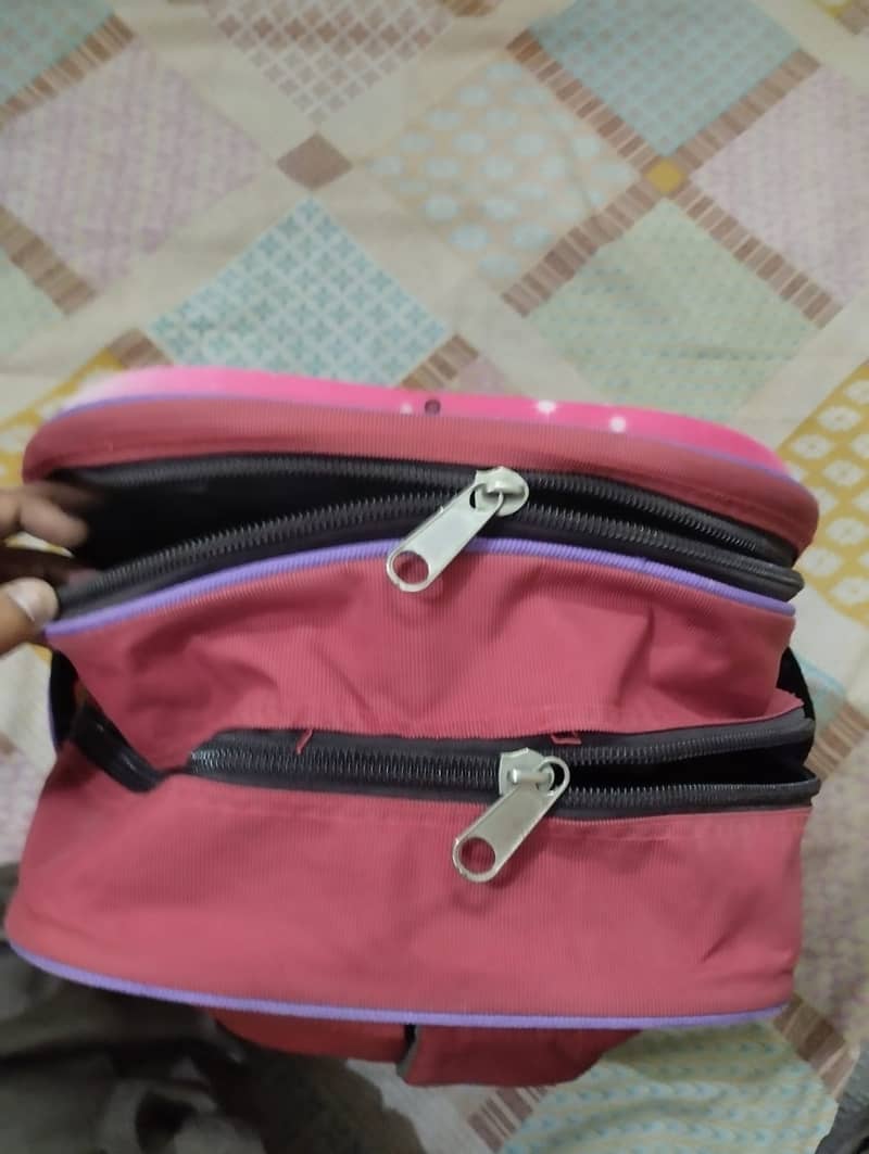 SCHOOL BAGS USED 8