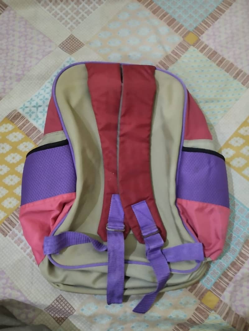 SCHOOL BAGS USED 11