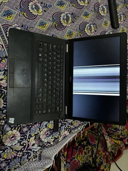 Dell Laptop for sale broken LCD panel 1