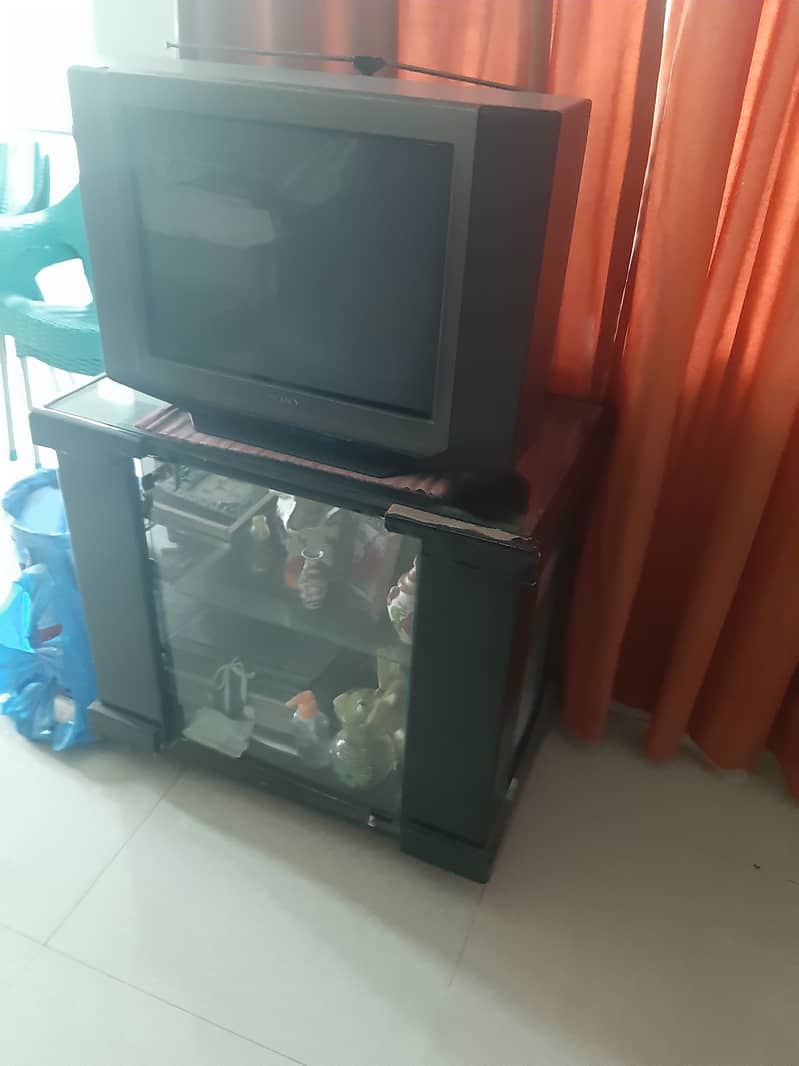 TV SONY 32 inch with Trolly in Good condition 0
