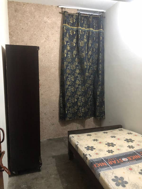 2 ROOMS SEMI FURNISHED FLAT FOR RENT IN MODEL TWON LAHORE RENT 20000 5