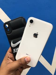 Iphone XR 64gb water pack