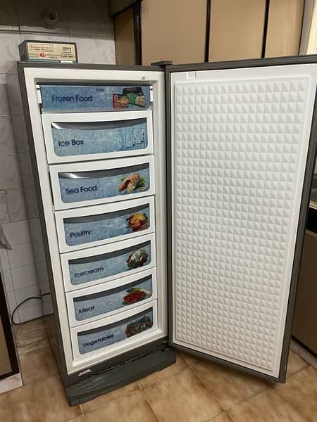 Dawlance vertical freezer single door 1