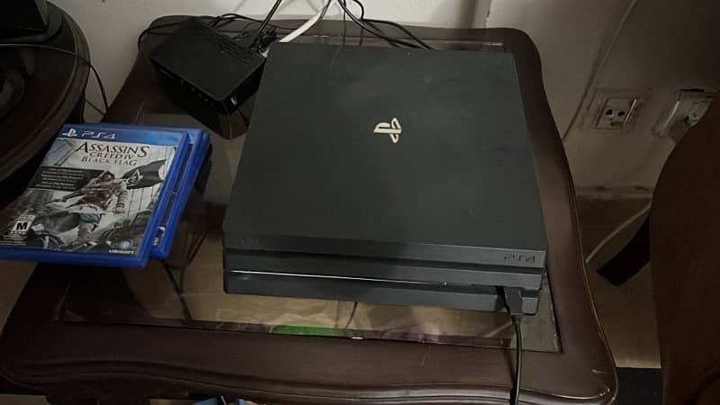 play station PS4 Pro 1TB +1 Controller + 3 Top Games 1