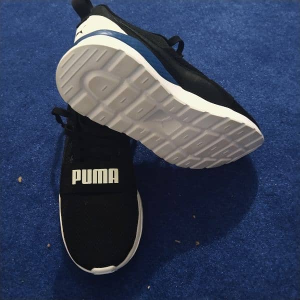 Original PUMA Branded Black Shoes. 6