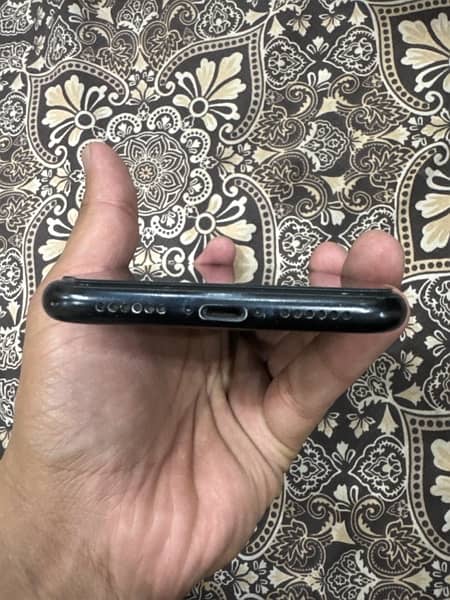 Iphone xr 64gb 77% health with charger only 4