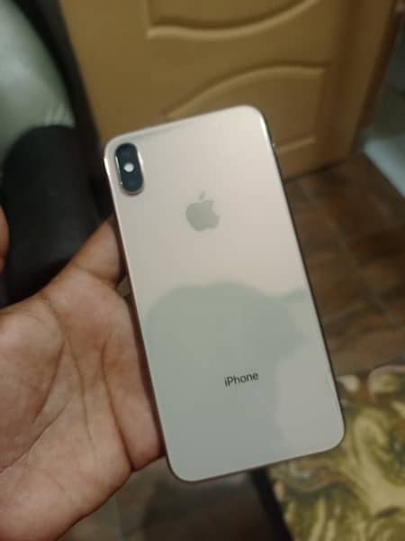 iphone xs max urgent sale back crack or pannel minnor dot 5