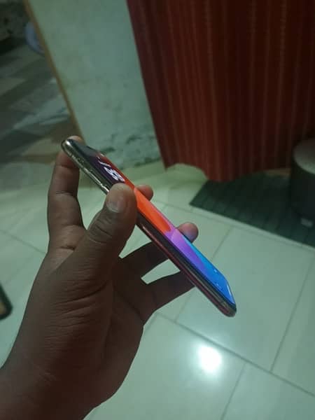 iphone xs max urgent sale back crack or pannel minnor dot 8