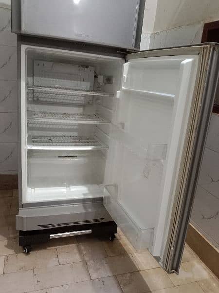 PEL medium fridge 1