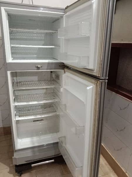PEL medium fridge 2