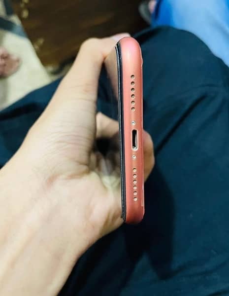 iphone xr 64 gb jv 10/10 condition  2 month sim working 2